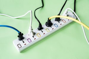 Come evitare sovraccarichi elettrici di collegamento difettoso